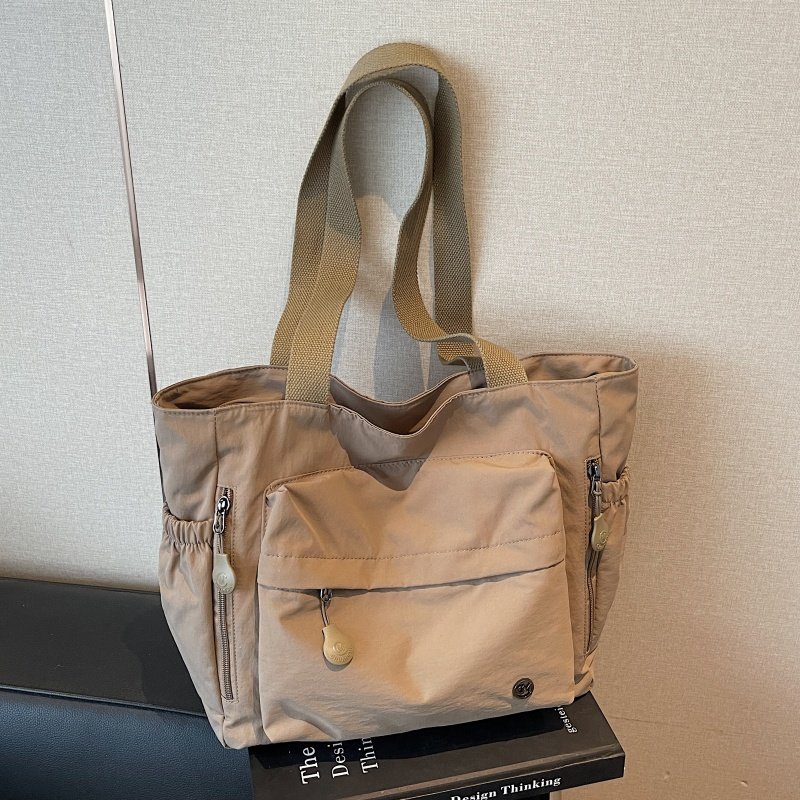轻便尼龙帆布袋大容量通勤托特包