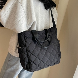 菱格羽绒棉服包包女大容量通勤手提袋秋冬百搭学生上课单肩斜挎包
