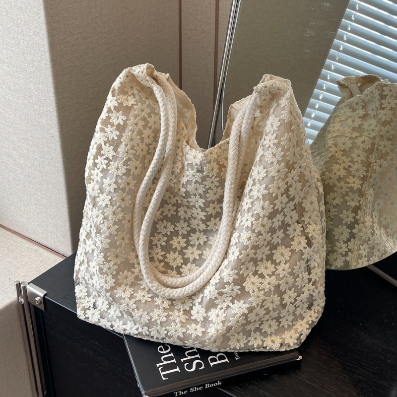 小雏菊蕾丝通勤休闲碎花in帆布包
