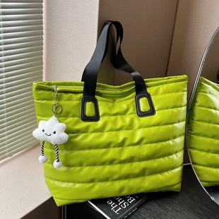 冬季 羽绒棉服大包包女外出大容量旅行手提布袋单肩通勤短途托特包