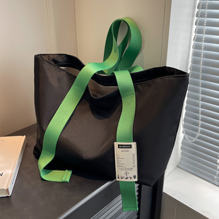 小众尼龙托特包包女2025新款 手提布袋百搭大容量单肩通勤大包 时尚