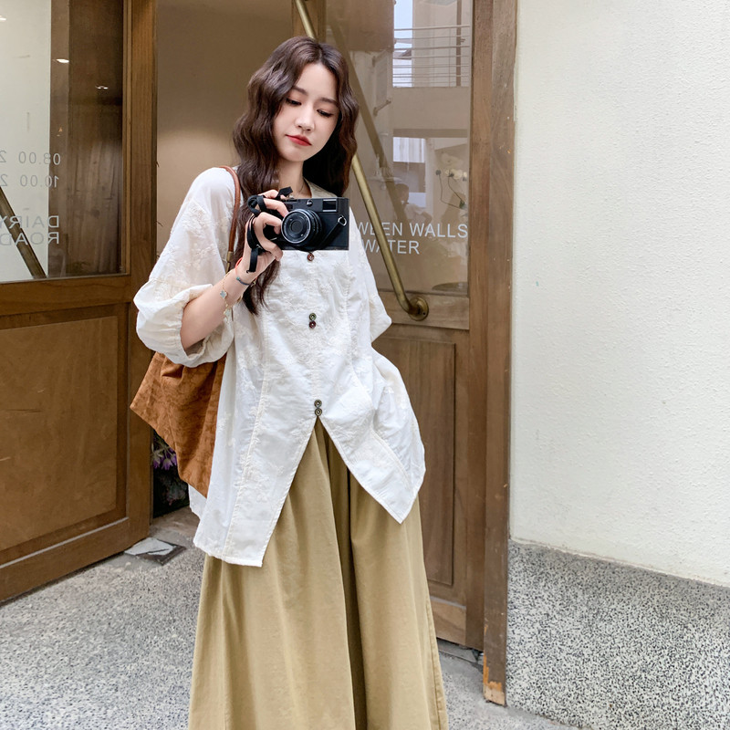 文艺刺绣衬衫套装女2025年夏季新款气质时尚高腰显瘦阔腿裤两件套图片