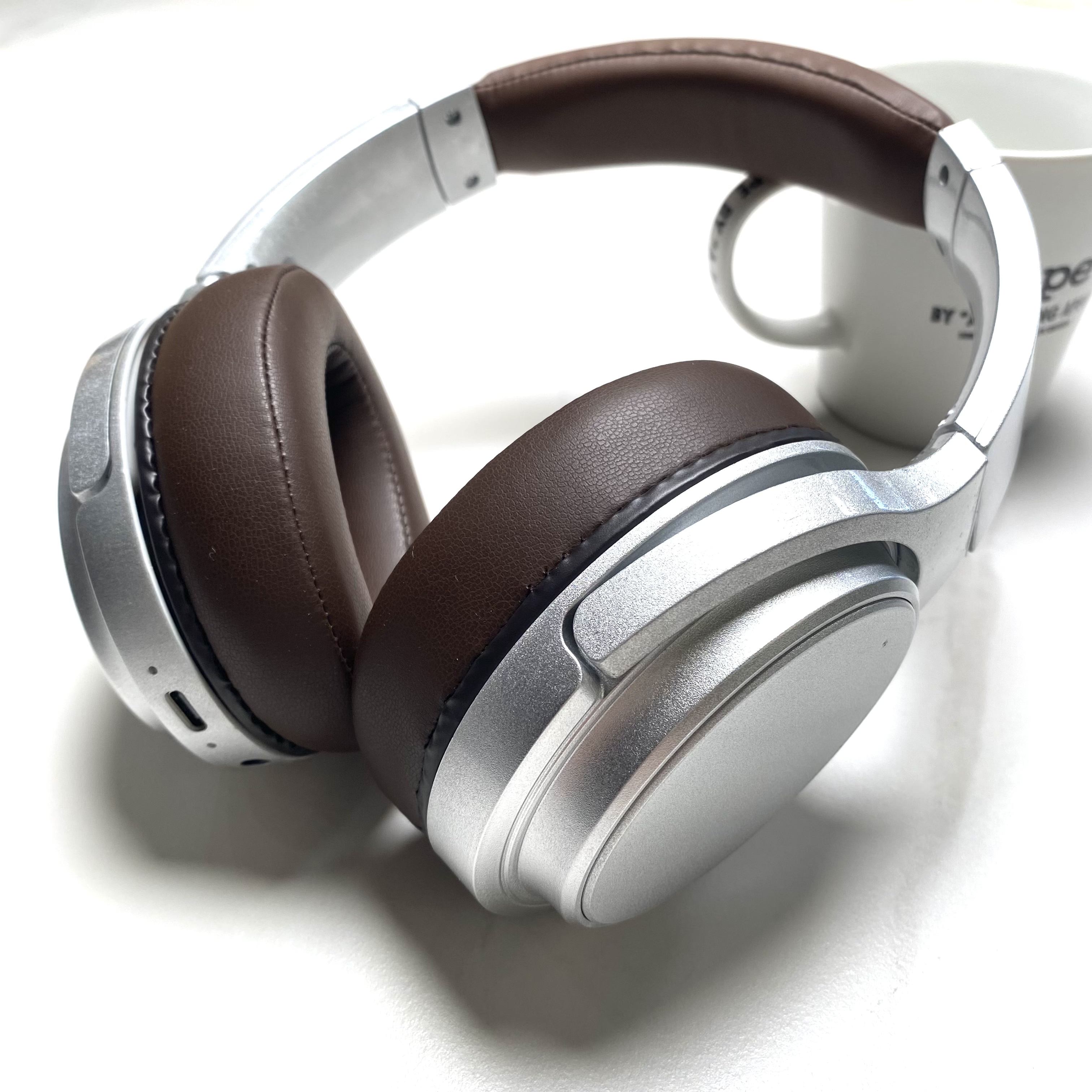 错版清仓处理复古蓝牙无线有线头戴耳机长续航流行隔音全包耳便携