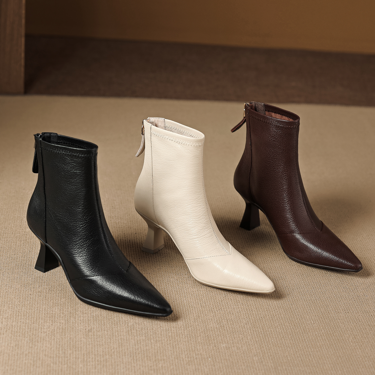 秋冬法式优雅气质高跟短靴简约百搭大气细跟显瘦尖头真皮羊皮短靴