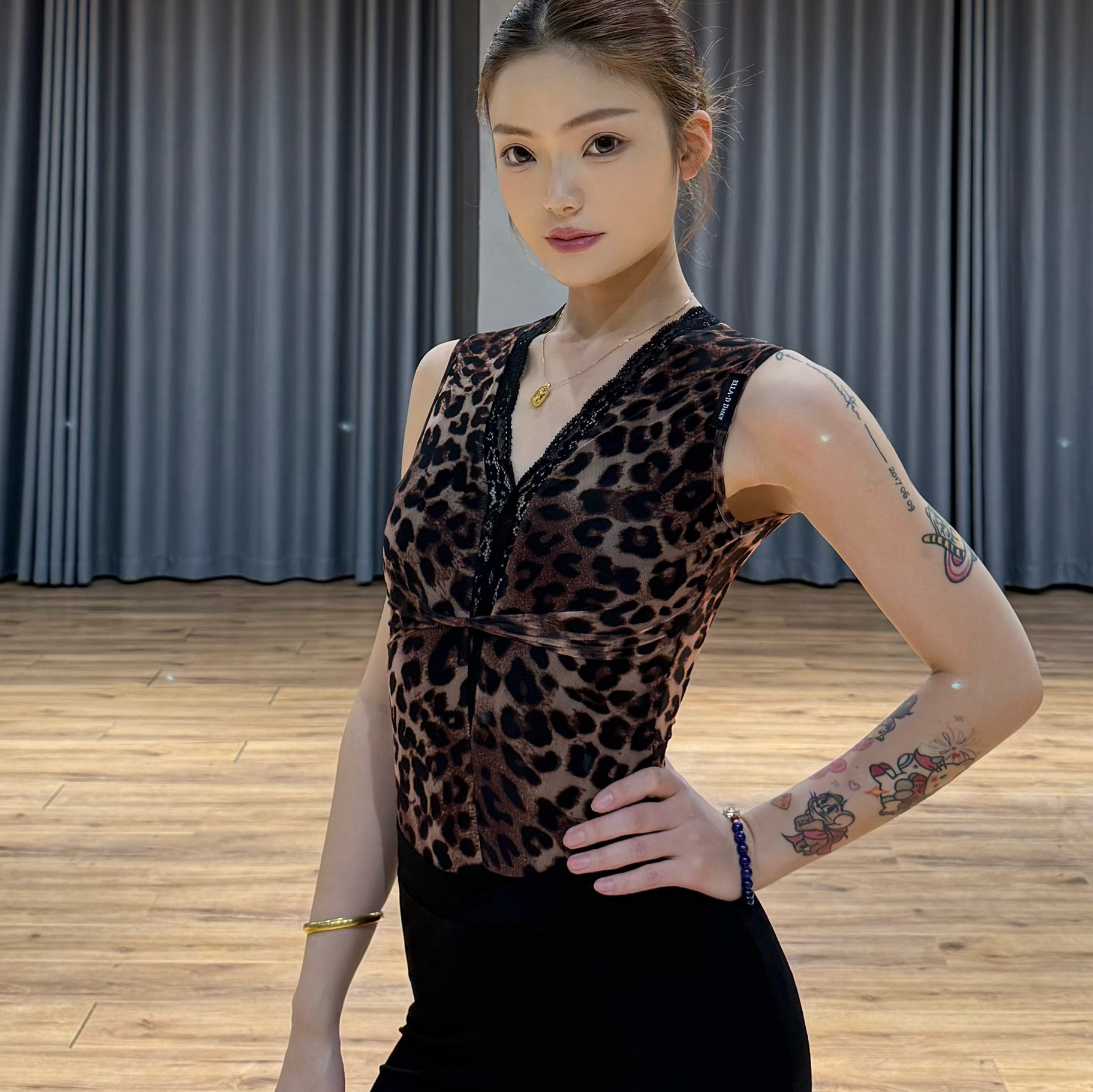 Min舞服Ella无袖豹纹网纱扭结连体上衣V领拉丁舞服练功服女成人