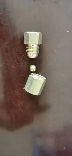 油泵出油口接头铜接头油泵电喷炉头油泵铜接头