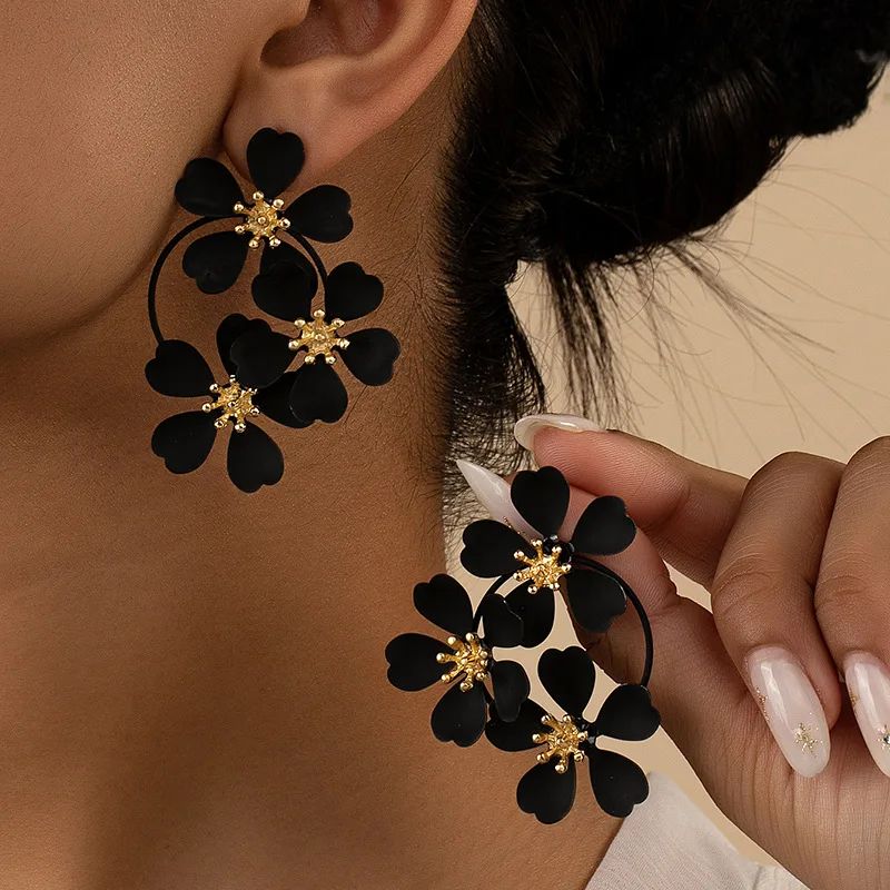 Trendy Black White Green Flower Drop Earrings for Women Vint