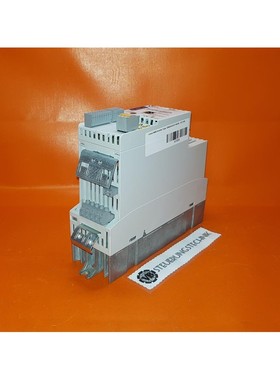 Lenze E84AVSCE3714SX0 / SW 05.01 / 0,37kW / 8400 StateLine C