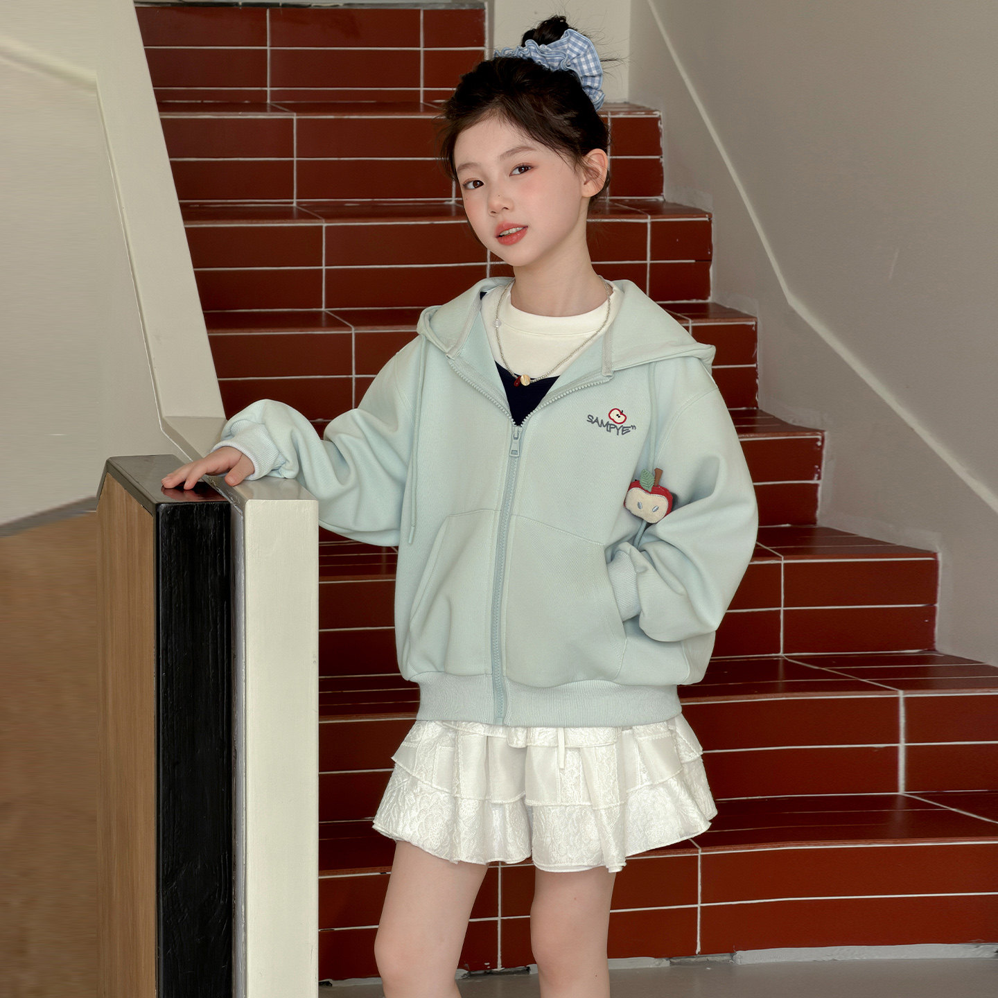 女童外套2026新款春装洋气学生连帽运动拉链卫衣春秋大童开衫上衣