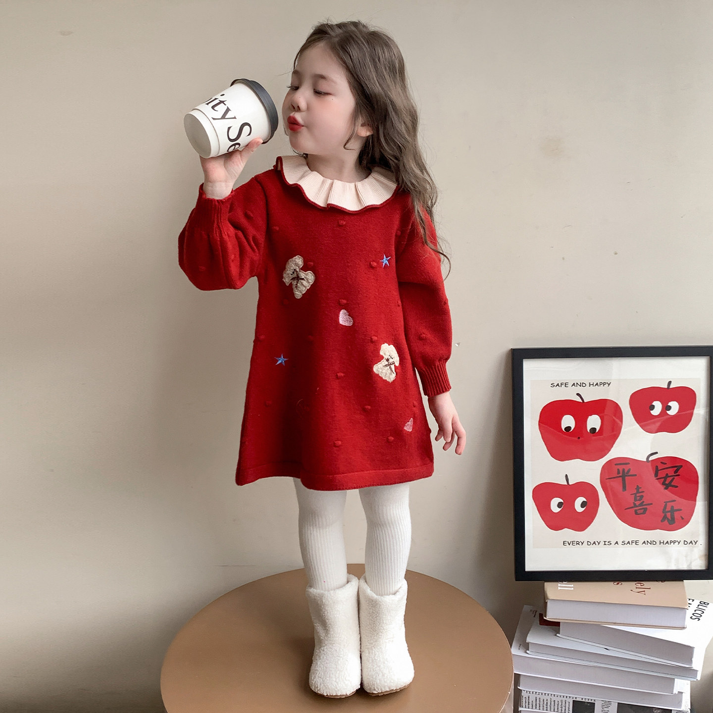 红色新年裙刺绣卡通连衣裙时髦