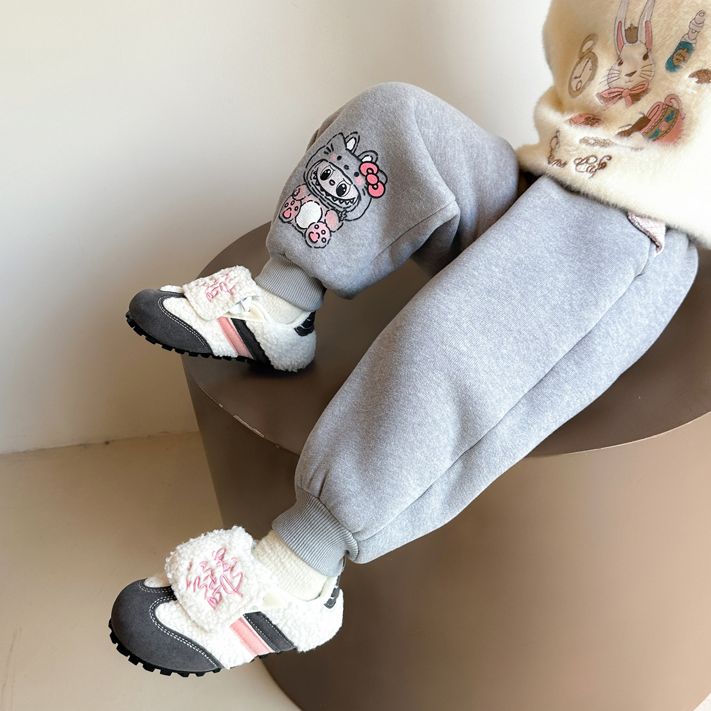 过冬款加绒裤子女童保暖外穿