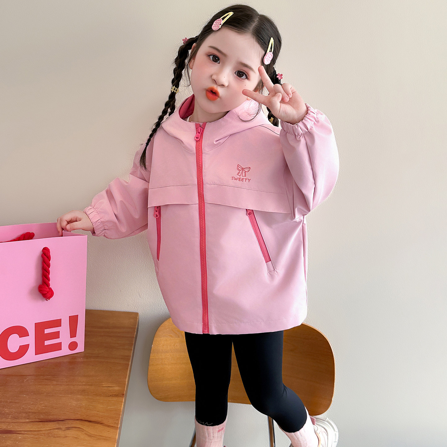 女童春秋季冲锋衣户外小童休闲韩版外套小女孩运动机能风上衣秋装
