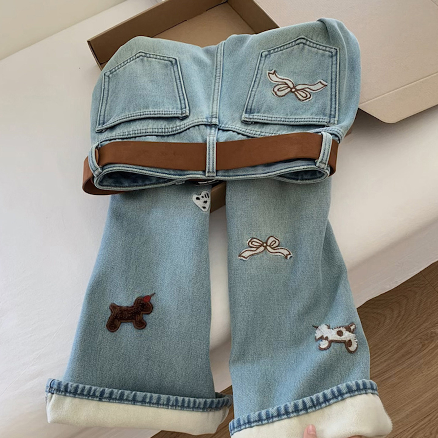 蓝色加绒加厚直筒牛仔裤