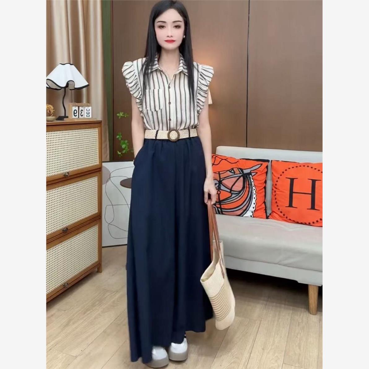 甜美条纹显瘦小飞袖衬衫