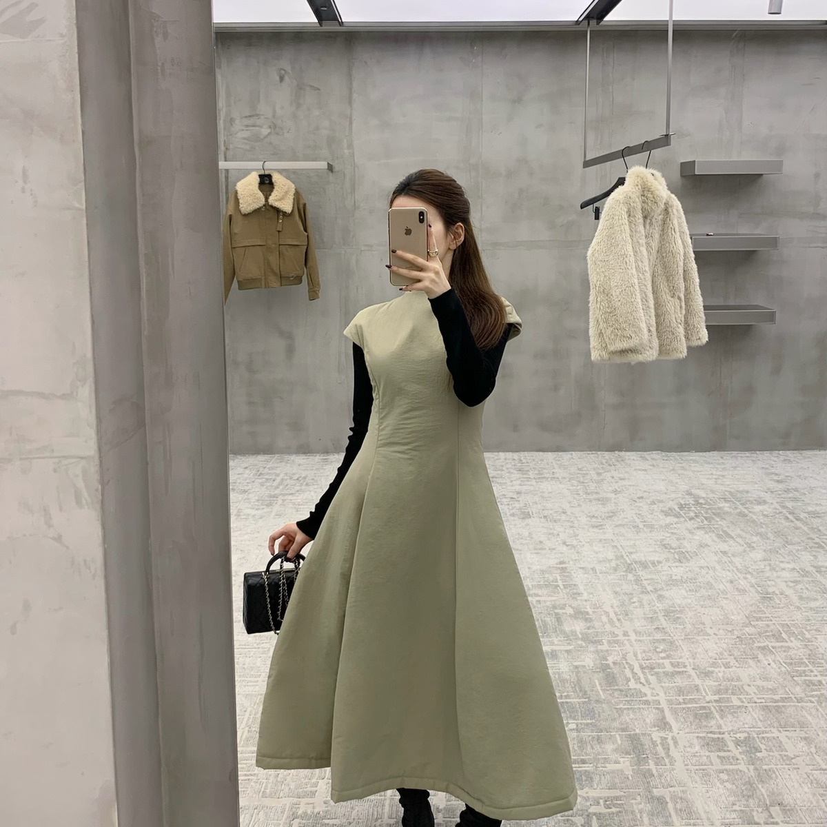 EASE-背心裙加厚立体剪裁多片拼接连衣裙(自掐腰身好显瘦)E258174