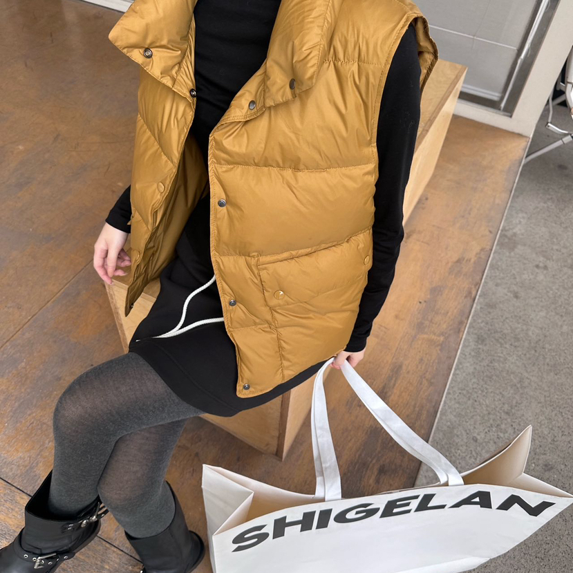 卡蔓-冬上新简约纯色百搭立领单排扣羽绒马甲mm8035