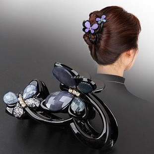 高级感2024新款水钻蝴蝶抓夹中号发抓气质后脑勺鲨鱼夹盘发发夹女