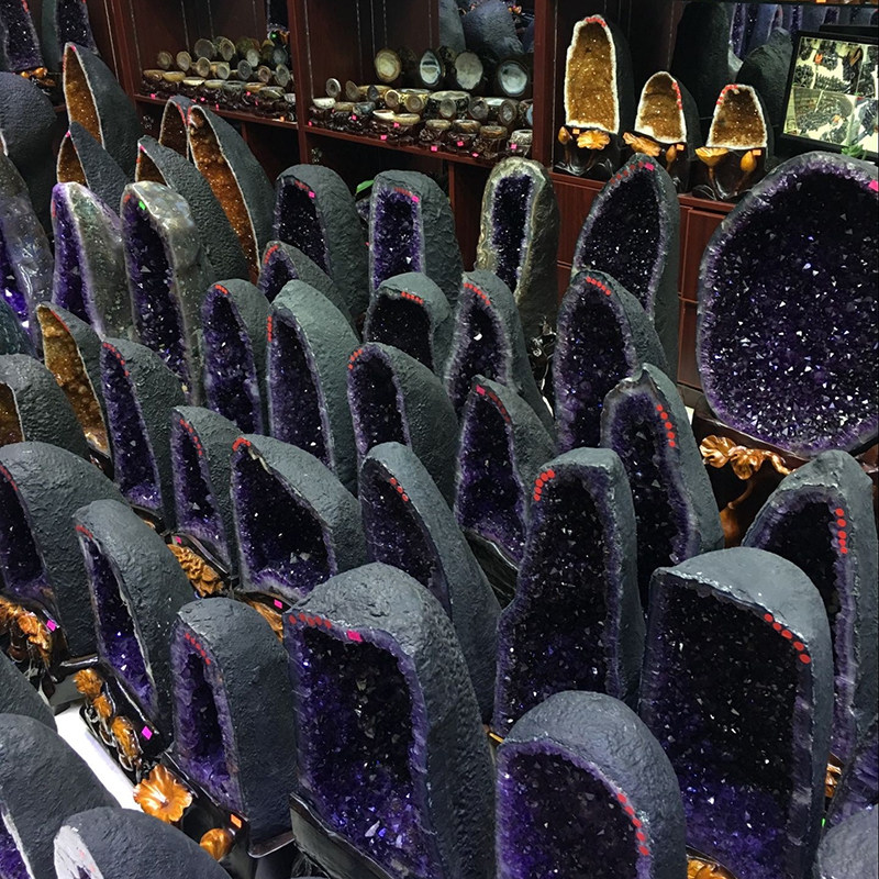 라이브 방송은 선물 사무용품 자수정 동굴 장식품 작은 크리스탈 클러스터 대형 풍요의 뿔 크리스탈 마을을 전문으로 제공합니다