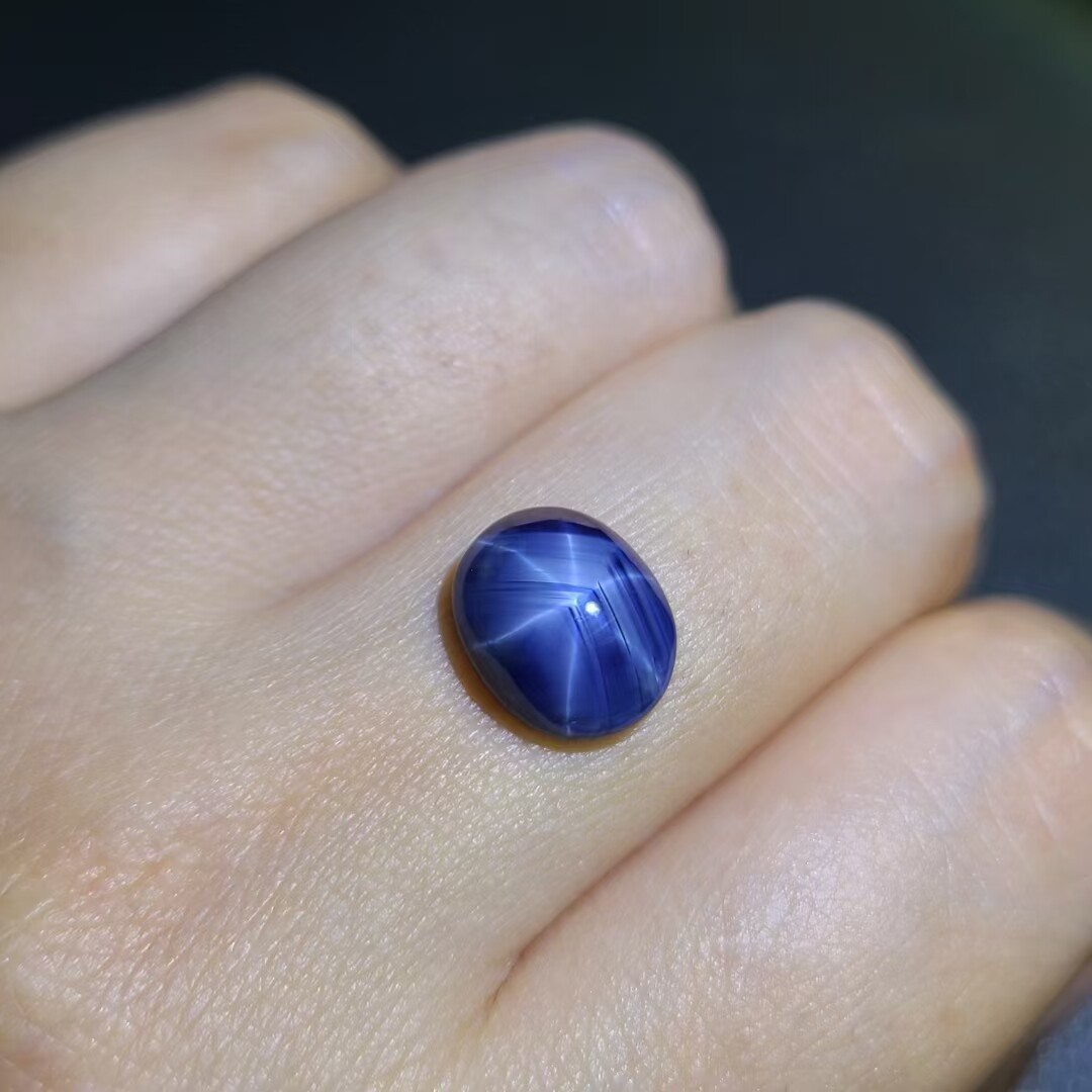 天然星光蓝宝石戒面 稀少奇特 9*11mm 星线直 清晰 六射星线