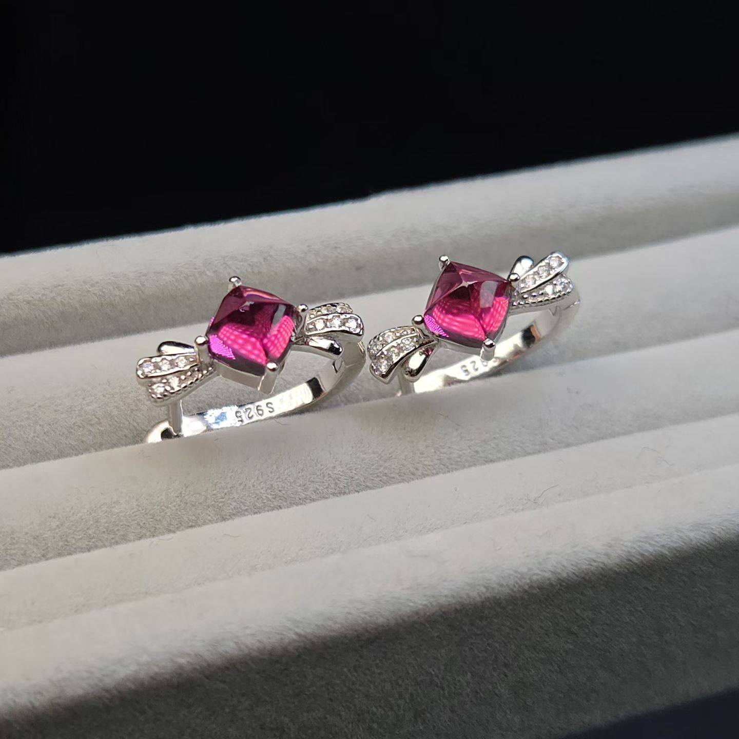 天然糖塔石榴石镁铝耳扣糖塔山全净体晶莹剔透直径5mm925银镶,饰品/流行首饰/时尚饰品新,耳饰,淘宝优惠券,粉丝福利购,淘宝优惠卷