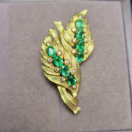 天然祖母绿胸针 古法工艺 宝石精挑品质 款式经典大气 精工镶嵌