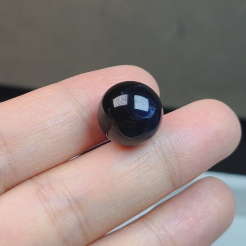 天然蓝宝石珠子 裸珠 天然原石打磨 重量23克拉 直径13mm