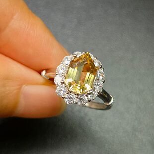天然黄海蓝戒指勋章造型（黄色海蓝宝）黄色绿柱石尺寸6.5*9.6mm