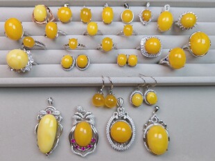 天然鸡油黄蜜蜡全家福 蜜蜡戒指吊坠耳饰 天然无烤色 925银