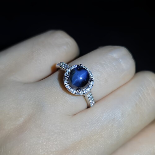 天然蓝宝石猫眼石戒指相当稀少名贵重量2.5克拉权威配裸石证书