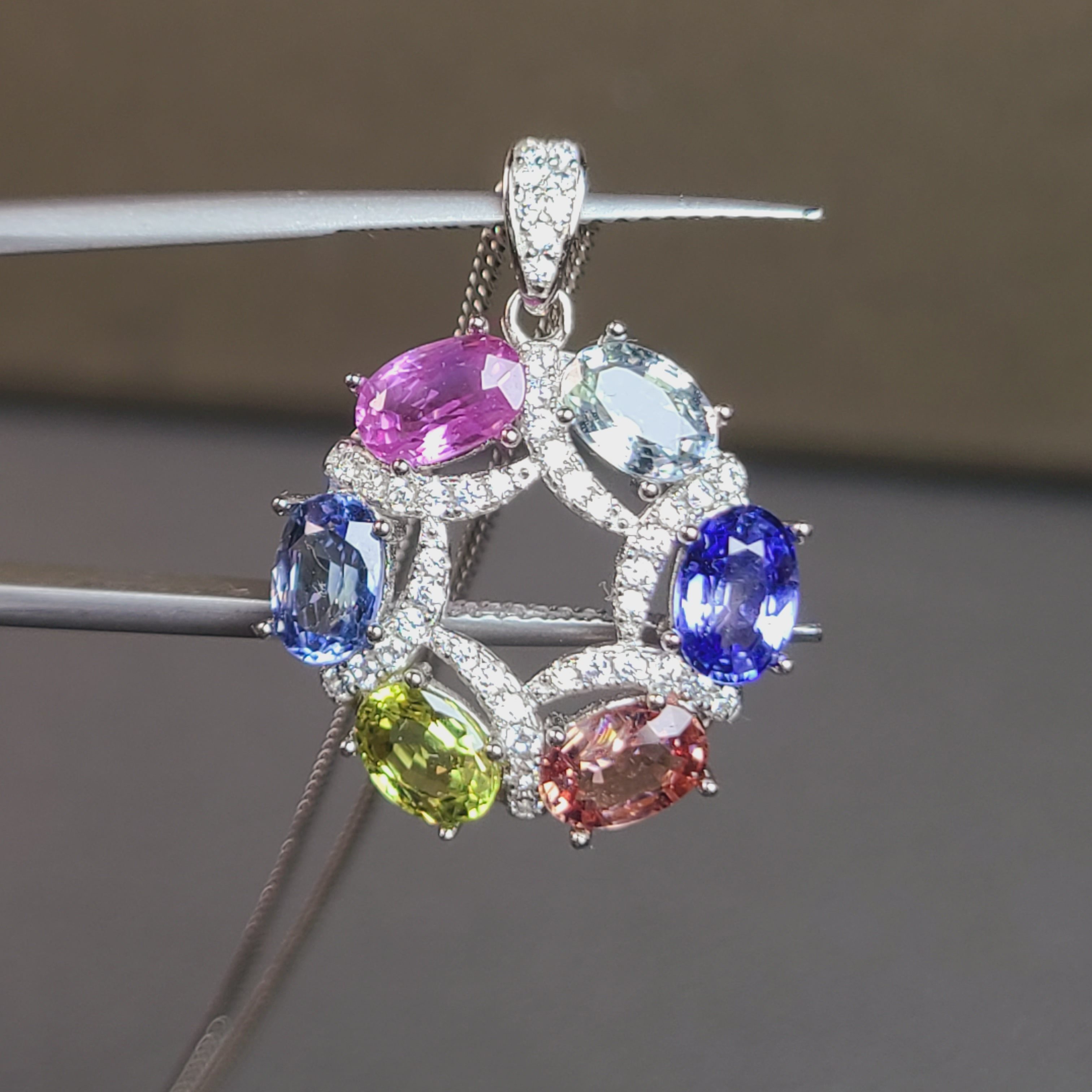 天然彩色蓝宝石吊坠 群镶彩虹圈吊坠 名贵 颗颗净体3.64ct ​