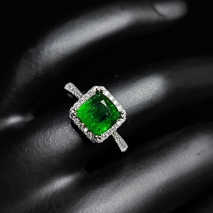 1.62克拉天然祖母绿方形祖母绿配国际证书颜色浓郁几乎无黑点