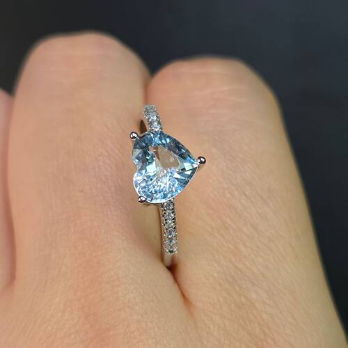 天然海蓝宝戒指心形海蓝宝重量1.3克拉直径8mm全净体孤品