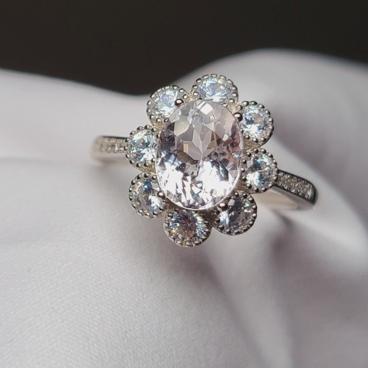 白碧玺戒指 无色碧玺 纯净无暇 闪透纯洁之美 款式复古精工镶嵌