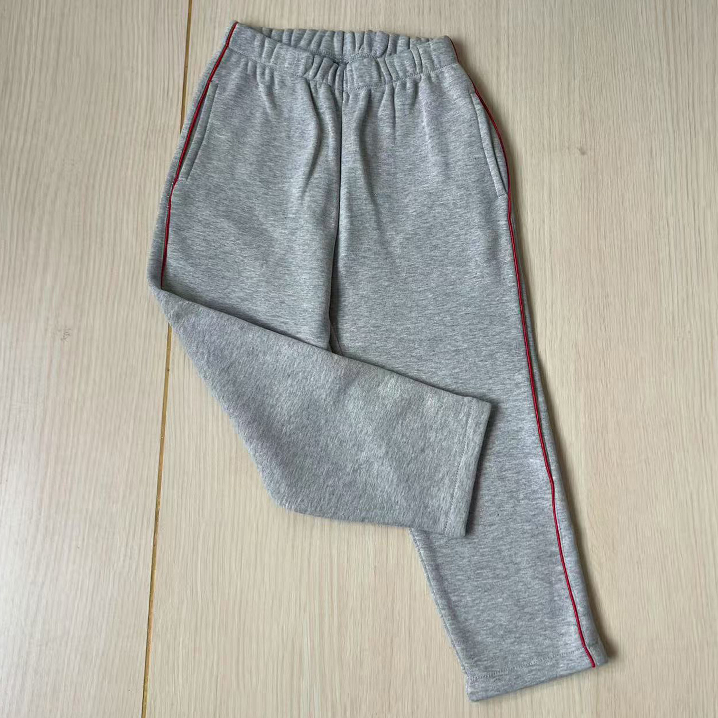 春夏秋冬初高中小学生校服裤子浅灰直口加绒一道亮酒红绳男女定制