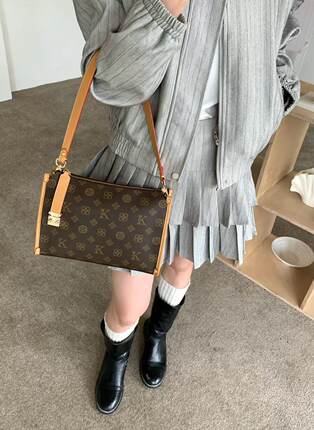 新款小众轻奢百搭单肩斜挎通勤女士吐司小方包97168