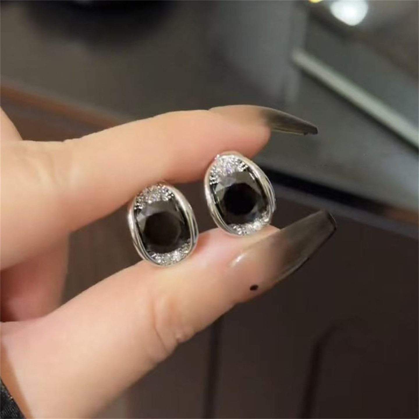 椭圆黑色锆石耳钉纯银针精致百搭