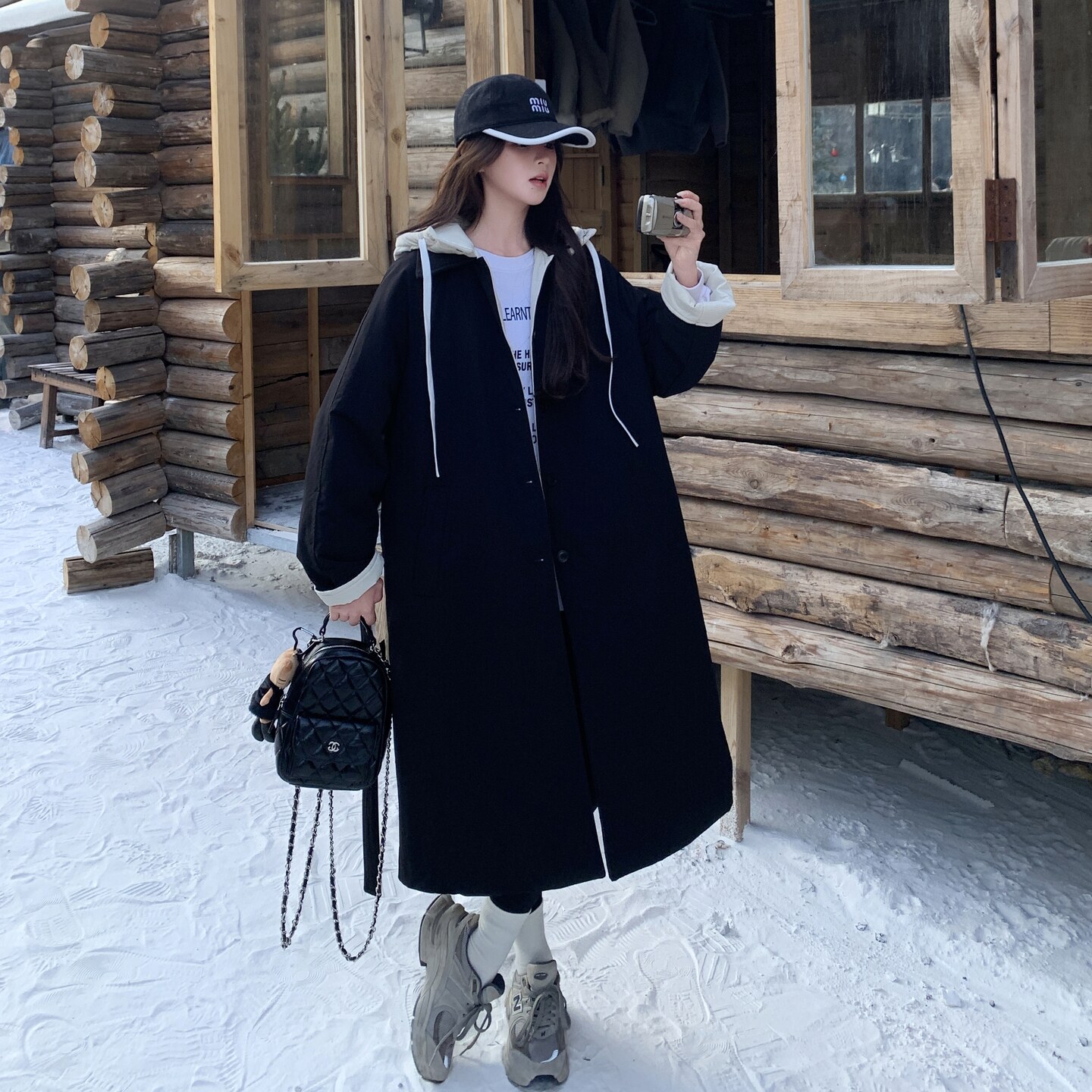 黑色韩系慵懒风松弛感撞色连帽羽绒服女2025冬季新款御寒保暖外套