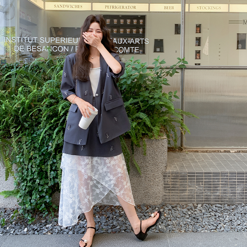 韩版高级感甜美气质休闲西装套装裙女2025年夏季新款半身裙两件套