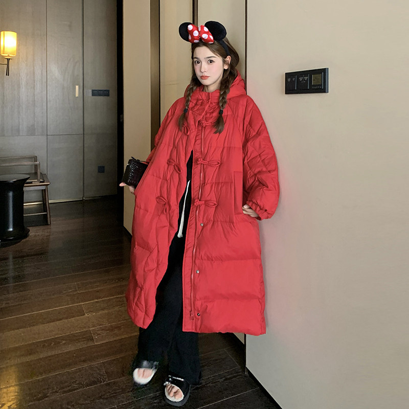红色新中式国风盘扣长款连帽羽绒服女2025年冬季新款氛围感面包服