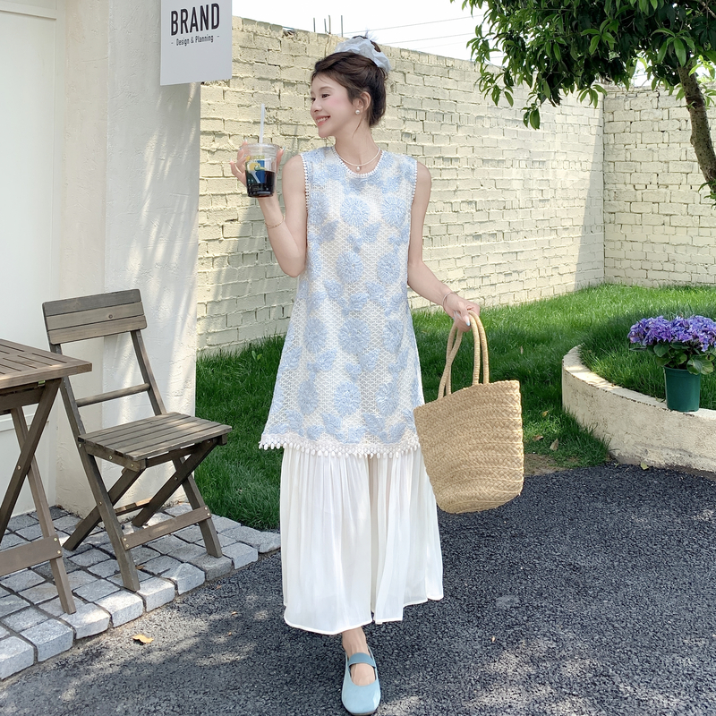 今年流行爆款蕾丝拼接假两件连衣裙女2025年夏季新款镂空钩花长裙