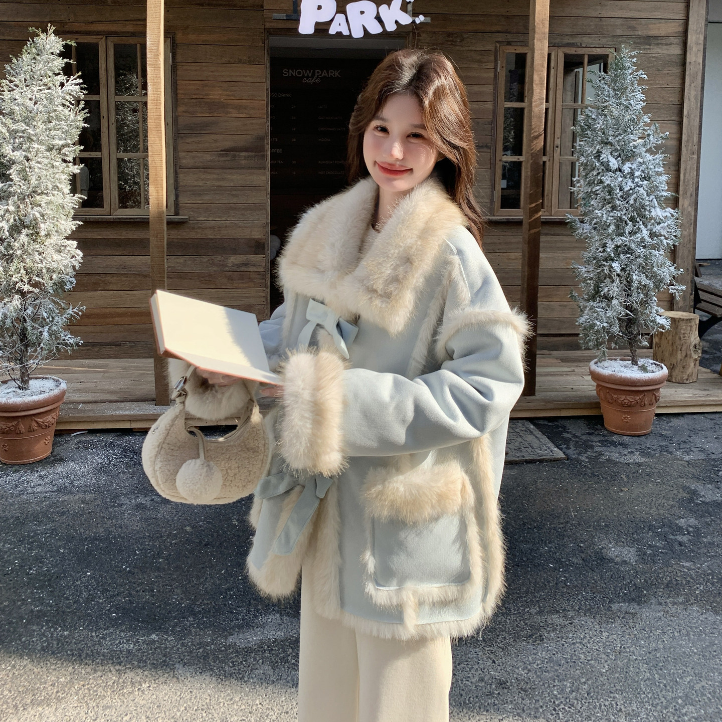超好看毛绒拼接保暖棉服