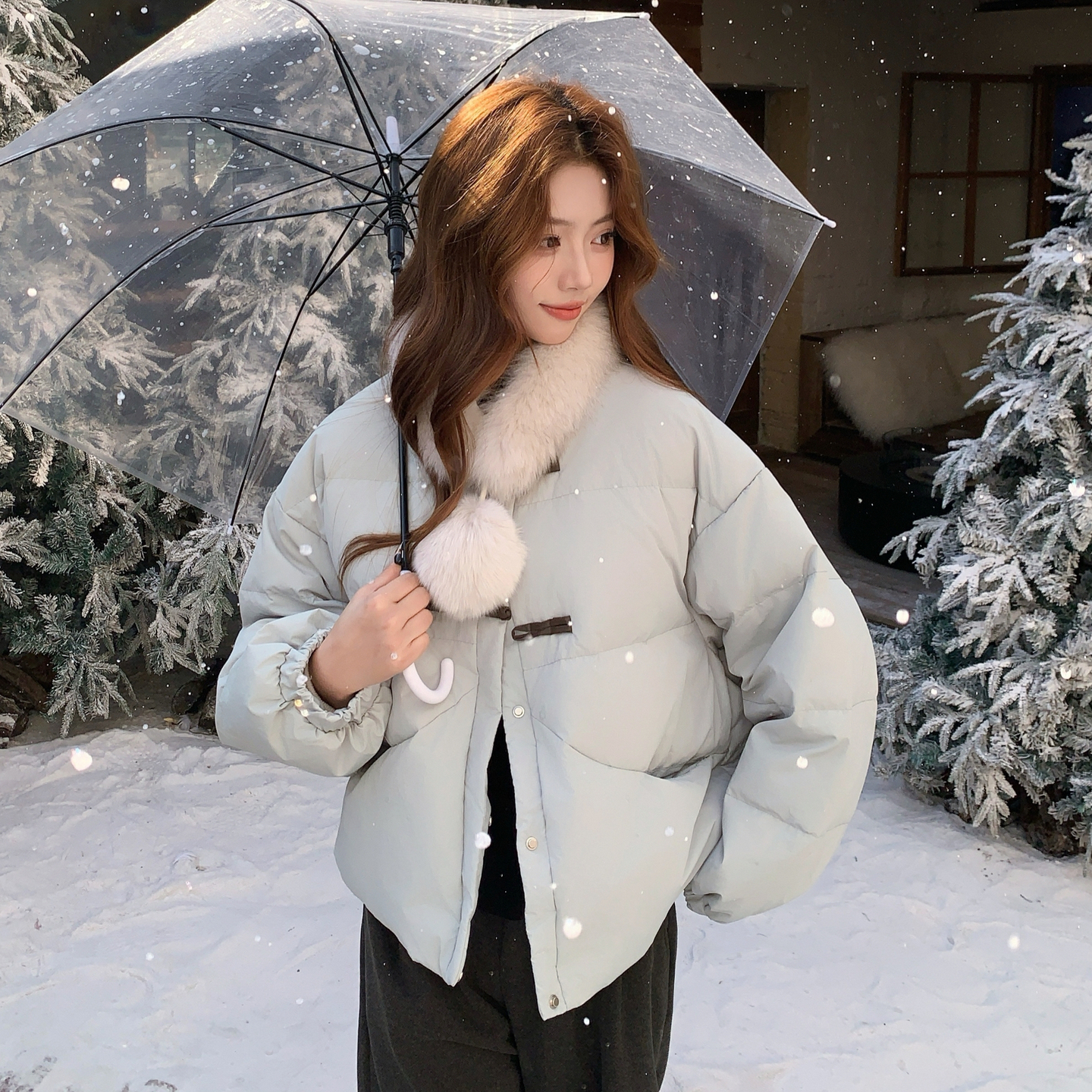 浅蓝色富家千金感真毛领羽绒服