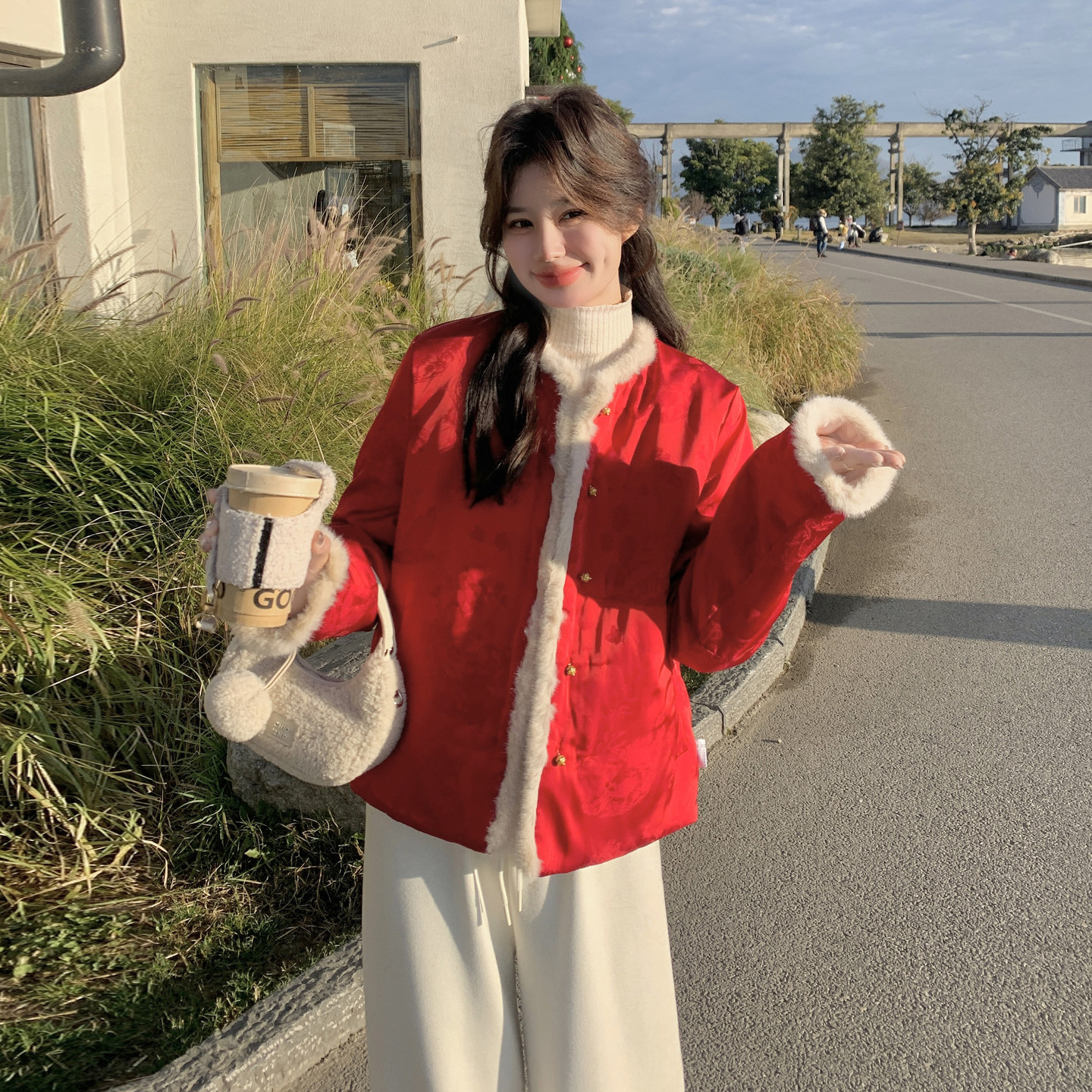 红色新中式小马印花双面穿羽绒服女2025冬季新款轻奢高级感短外套