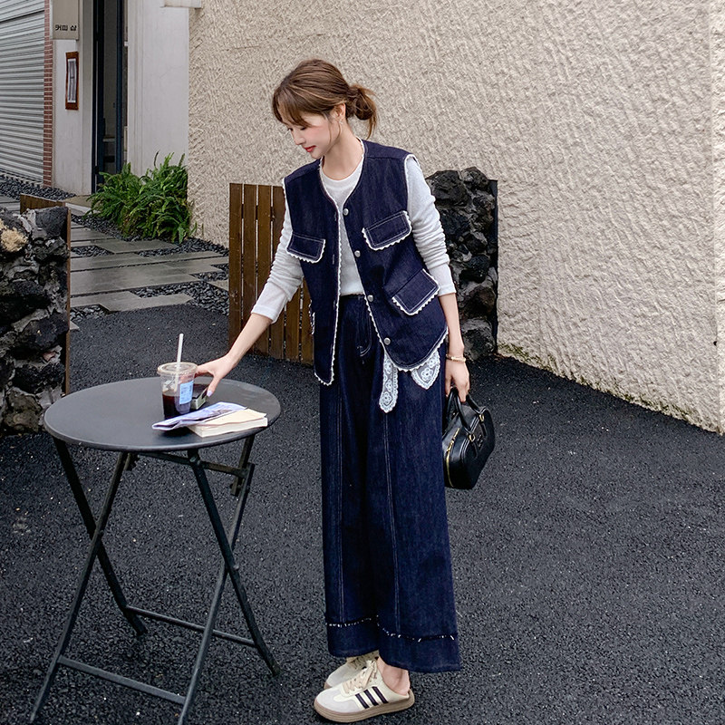 藏蓝色时尚牛仔套装女2026春季新款蕾丝花边马甲打底衫长裤三件套