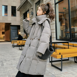灰色时尚连帽立领90白鸭绒大被子羽绒服女2025冬新款御寒保暖外套