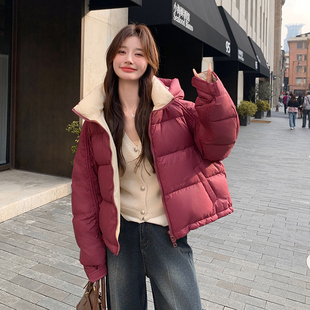 酒红色简约休闲范短款连帽羽绒服女2025冬季新款白鸭绒轻暖面包服