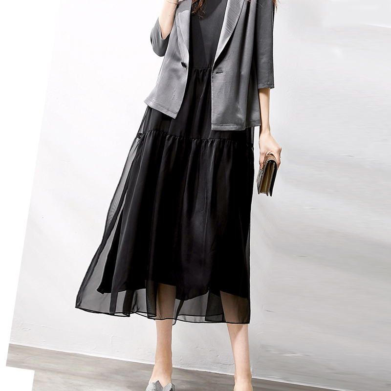 撩拨人心可内搭桑蚕丝吊带连衣裙