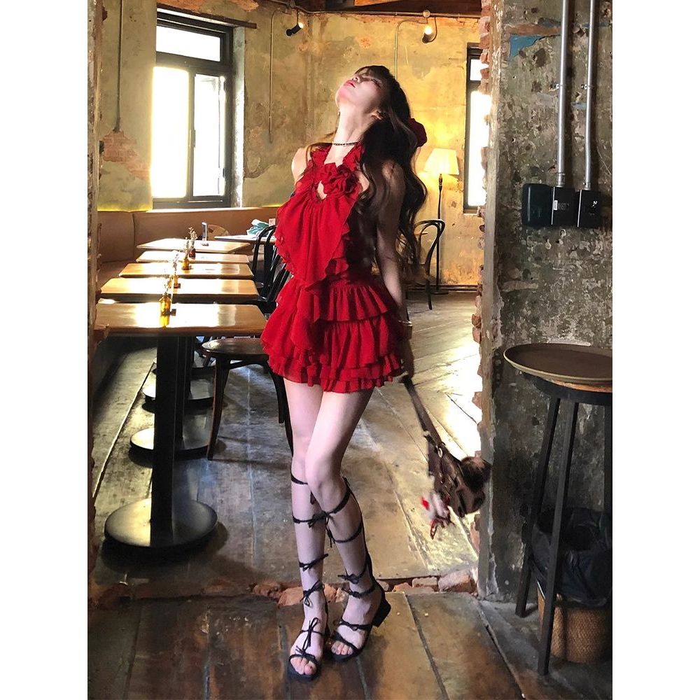 【罗斯林玫瑰】红色挂脖显瘦套装女夏季新款荷叶边上衣+蓬蓬短裙