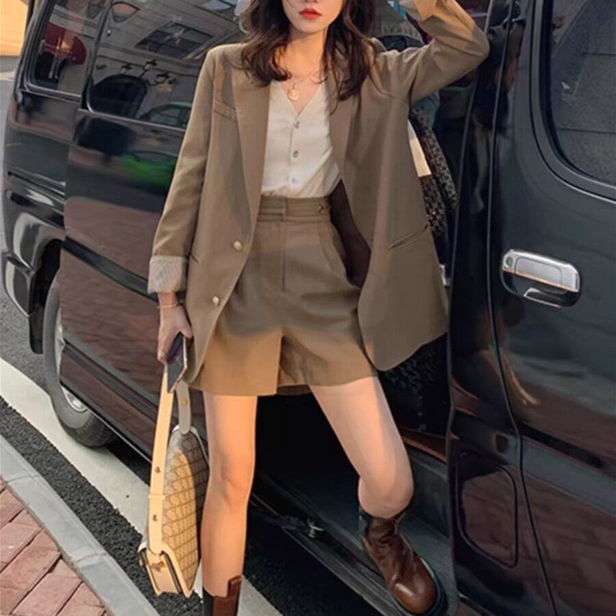 2026春秋新款女装复古港风职业西装套装女时尚休闲外套短裤两件套