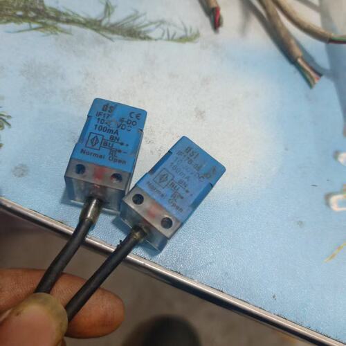 议价接近开关3个，型号IF17B-05-DC和IF17B-05-